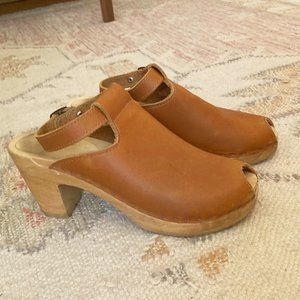 Sven peep-toe ankle-strap clogs 38